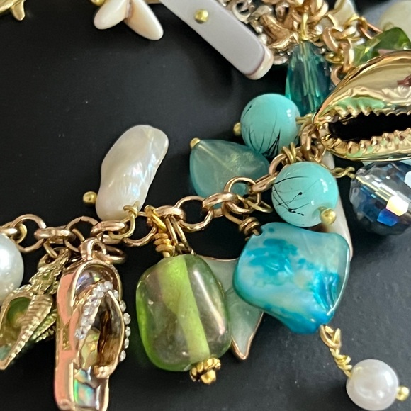 Cluster beaded handcrafted charm bracelet - Picture 6 of 7